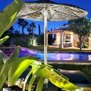 Naya Et Sa Piscine Chauffee Sans Vis-a-vis Agadir